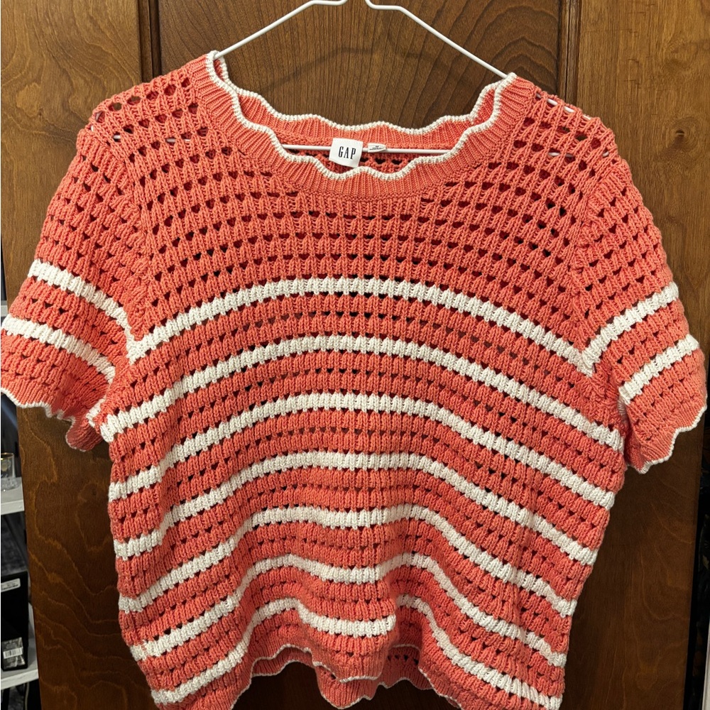 GAP Coral and White Crocheted Top